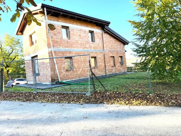 casa indipendente in vendita a Loiano