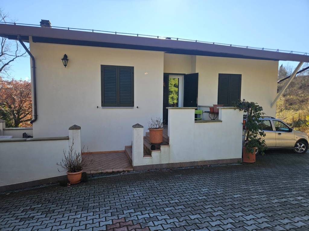 casa indipendente in vendita a Loiano