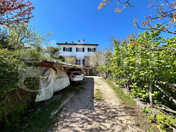 casa indipendente in vendita a Loiano in zona Sabbioni
