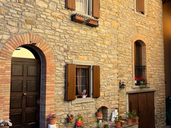 casa indipendente in vendita a Loiano in zona Quinzano