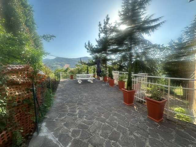 casa indipendente in vendita a Loiano in zona Quinzano