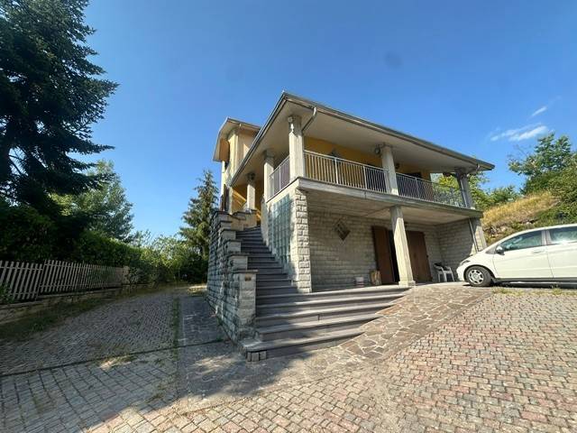 casa indipendente in vendita a Loiano in zona Quinzano