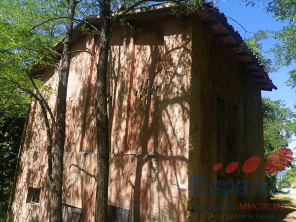 casale in vendita a Loiano in zona Sabbioni