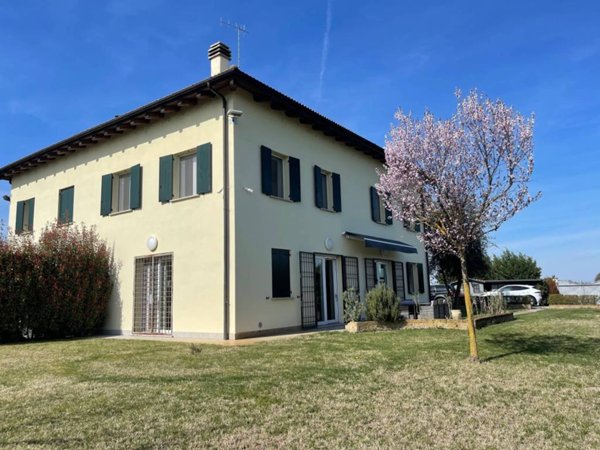 casa indipendente in vendita a Malalbergo in zona Altedo