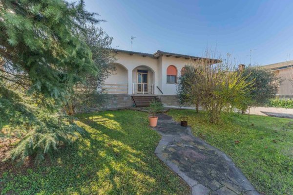 casa indipendente in vendita a Malalbergo in zona Altedo