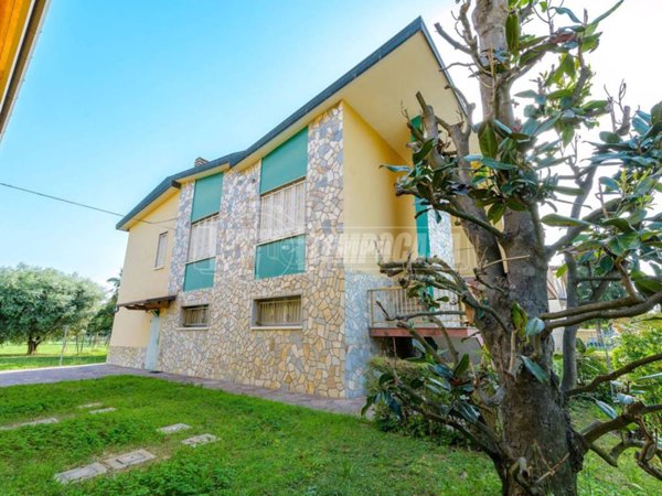 casa indipendente in vendita a Malalbergo in zona Altedo