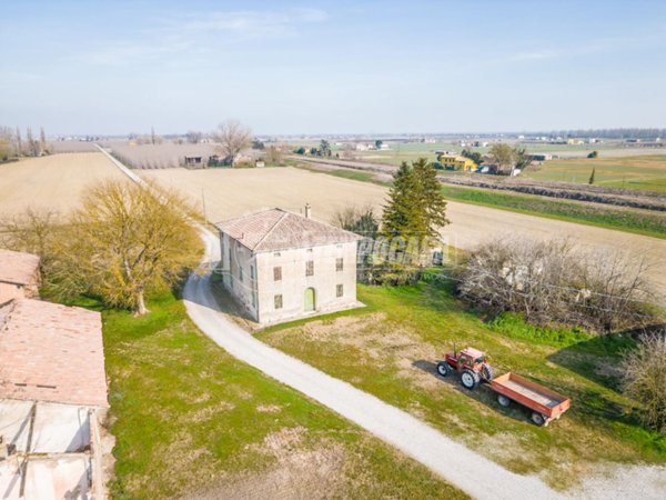 casa indipendente in vendita a Malalbergo in zona Altedo