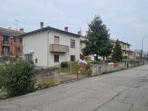casa indipendente in vendita a Malalbergo in zona Altedo