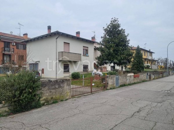 casa indipendente in vendita a Malalbergo in zona Altedo