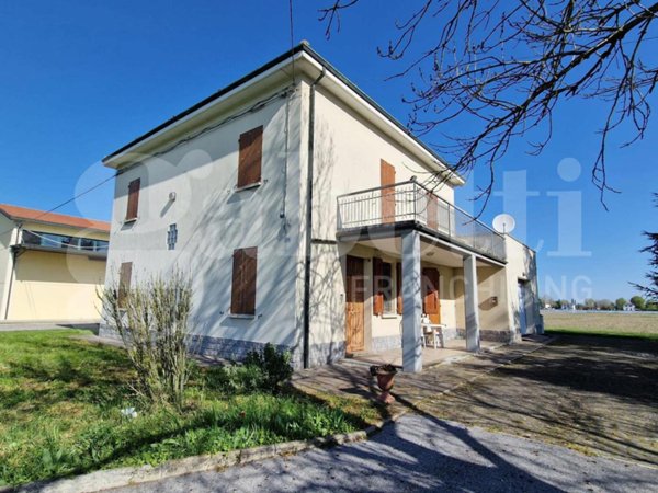 casa indipendente in vendita a Malalbergo in zona Altedo