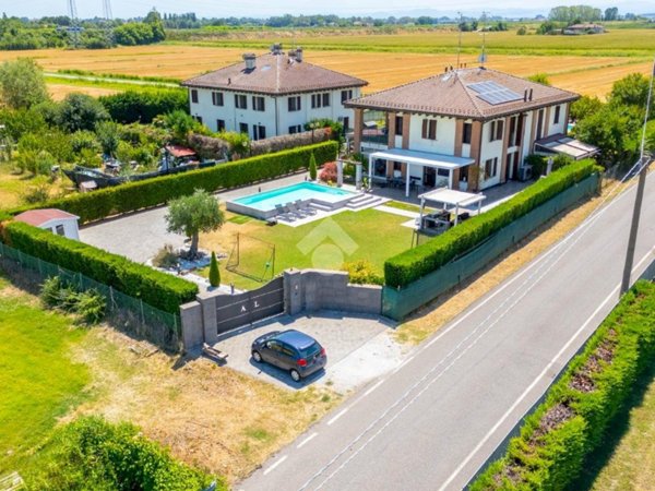 casa indipendente in vendita a Malalbergo in zona Altedo