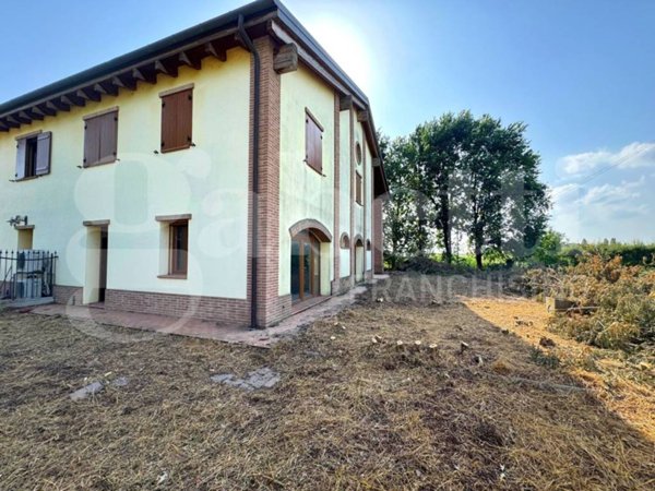 casa indipendente in vendita a Malalbergo