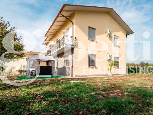 casa indipendente in vendita a Malalbergo in zona Altedo