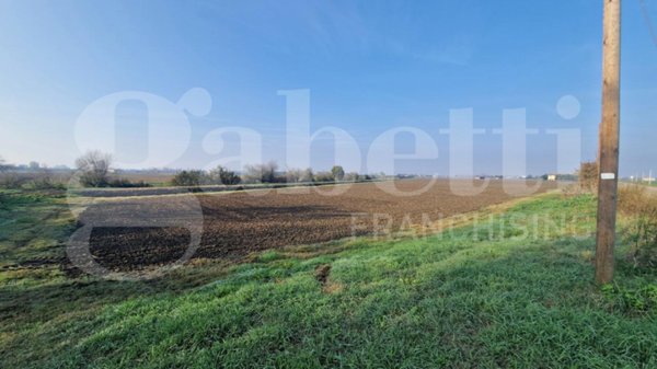 locale di sgombero in vendita a Malalbergo in zona Altedo