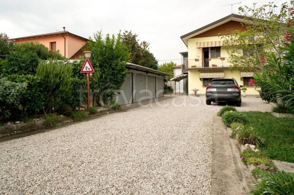casa indipendente in vendita a Malalbergo in zona Altedo