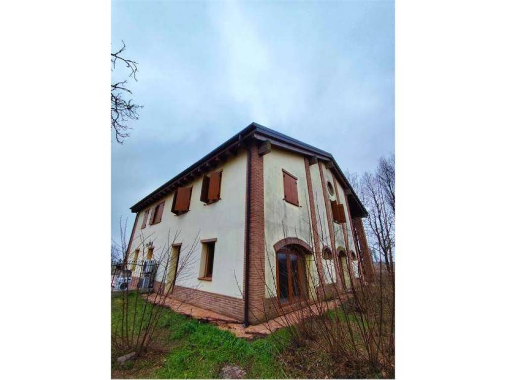 casa indipendente in vendita a Malalbergo in zona Altedo