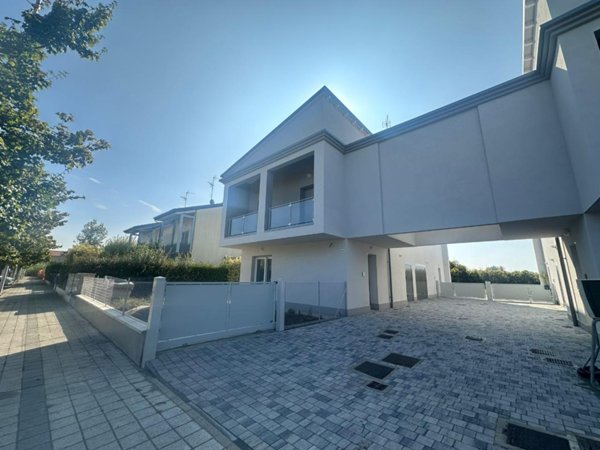 casa indipendente in vendita a Malalbergo in zona Altedo