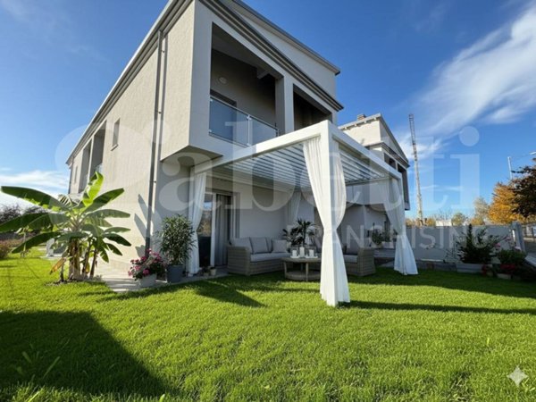 casa indipendente in vendita a Malalbergo in zona Altedo