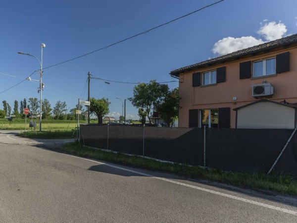 casa indipendente in vendita a Malalbergo in zona Ponticelli