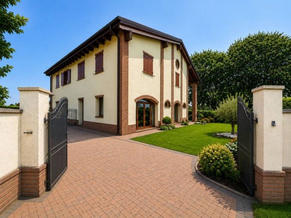 casa indipendente in vendita a Malalbergo in zona Altedo
