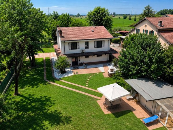 casa indipendente in vendita a Malalbergo