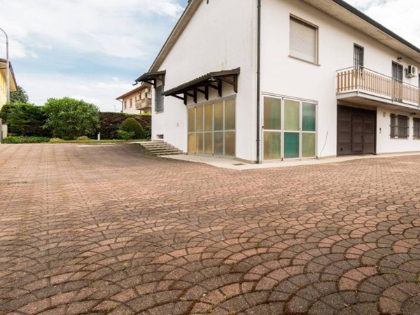 casa indipendente in vendita a Malalbergo in zona Altedo