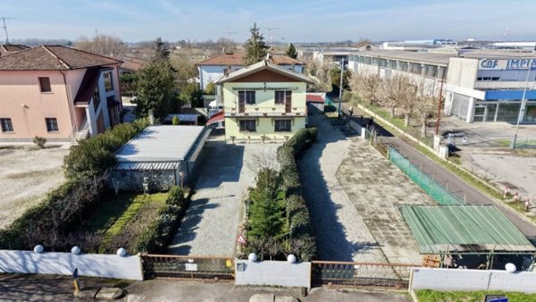 casa indipendente in vendita a Malalbergo in zona Altedo