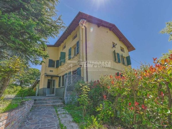 appartamento in vendita a Marzabotto in zona Medelana