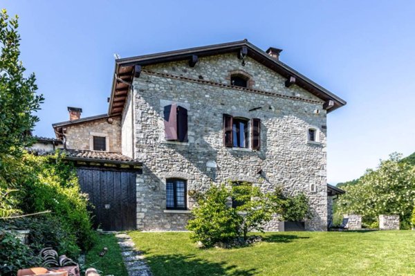 casa indipendente in vendita a Marzabotto in zona Luminasio