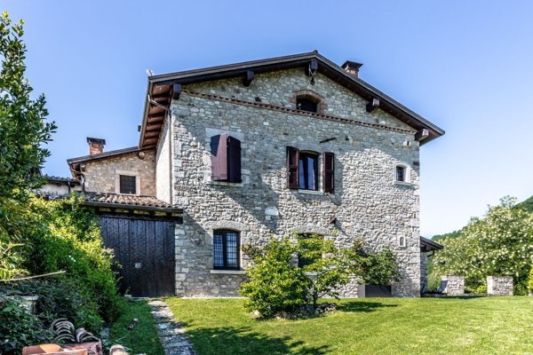 casa indipendente in vendita a Marzabotto in zona Luminasio