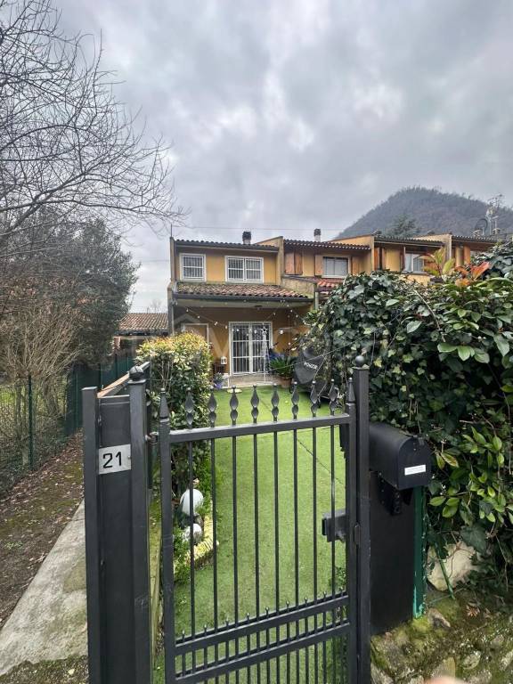 casa indipendente in vendita a Marzabotto in zona Sirano