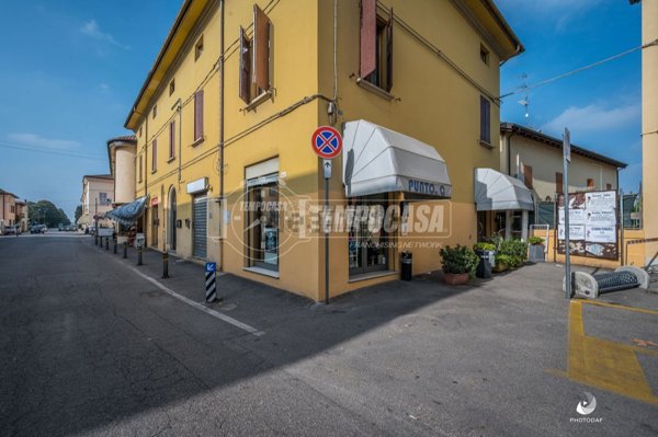 locale commerciale in vendita a Medicina