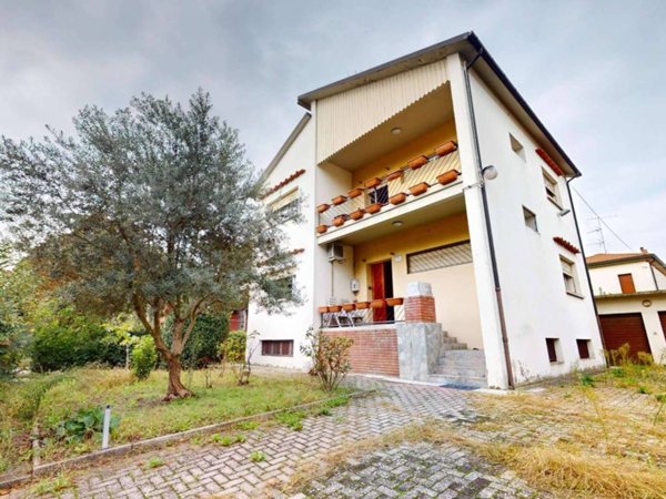 casa indipendente in vendita a Medicina