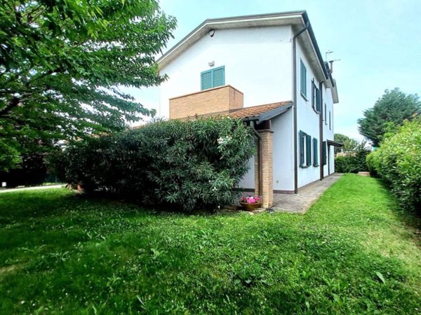 casa indipendente in vendita a Medicina