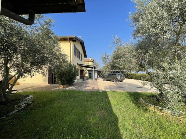 casa indipendente in vendita a Medicina