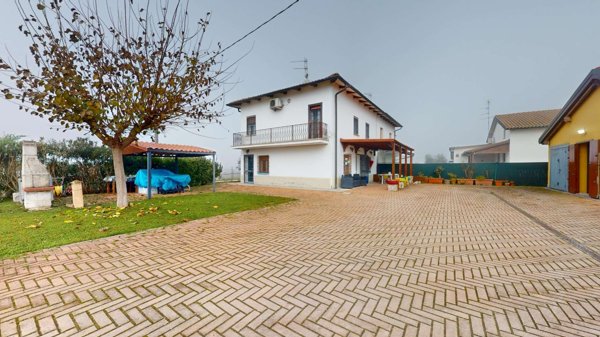 casa indipendente in vendita a Medicina