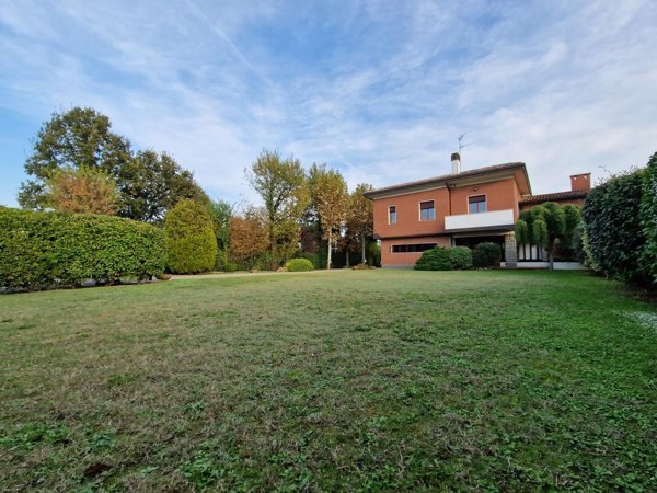casa indipendente in vendita a Medicina