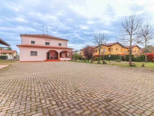 casa indipendente in vendita a Medicina