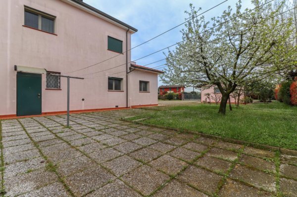 casa indipendente in vendita a Medicina