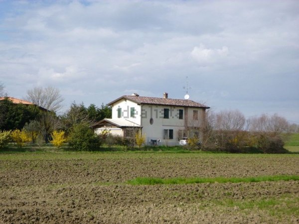 casa indipendente in vendita a Medicina