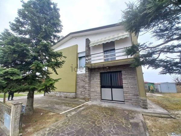 casa indipendente in vendita a Medicina