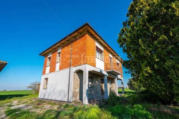 casa indipendente in vendita a Medicina