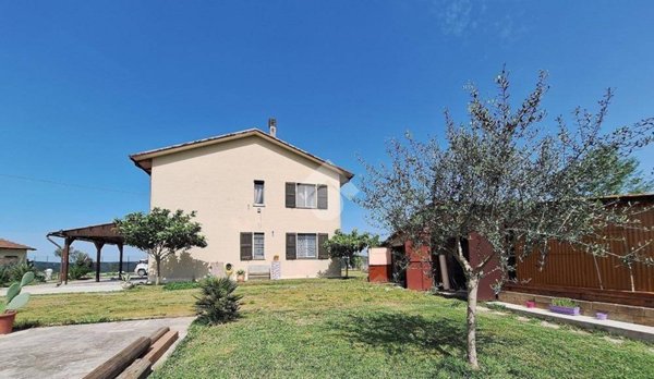 casa indipendente in vendita a Medicina