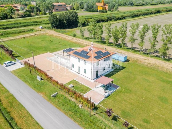 casa indipendente in vendita a Medicina