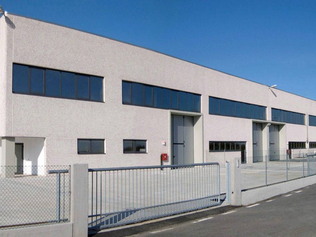 locale commerciale in vendita a Medicina