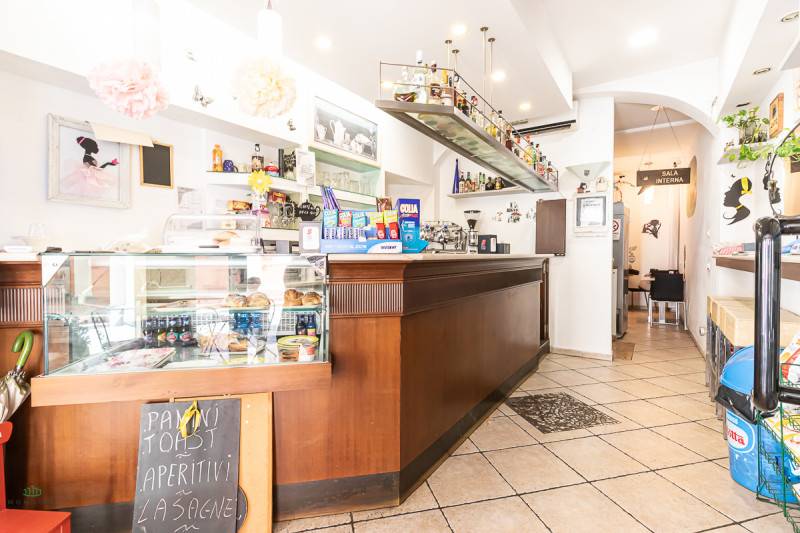 negozio in vendita a Medicina