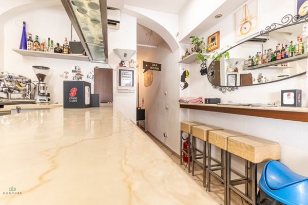 negozio in vendita a Medicina