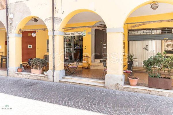negozio in vendita a Medicina