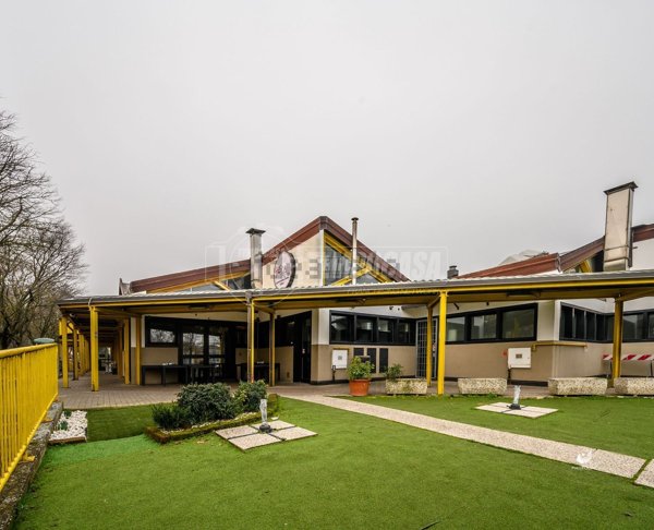 negozio in vendita a Medicina