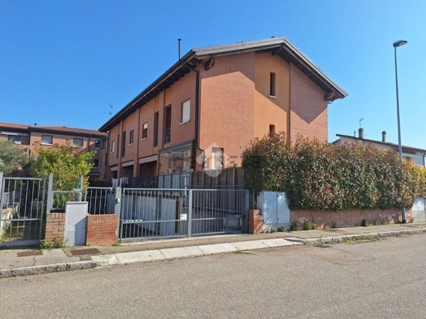 casa indipendente in vendita a Medicina